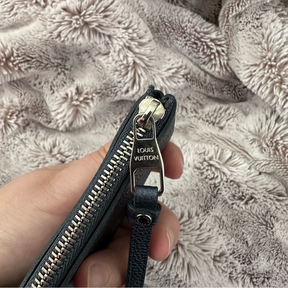 ๐ค Louis Vuitton Monogram Empreinte Key Pouch - Picture 6 of 7